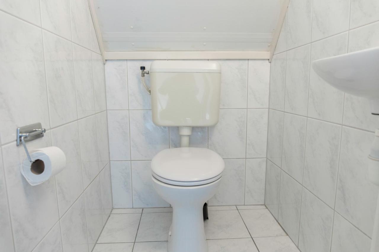 Bungalow 6 Op Recreatiepark De Wielen Sint Maarten Kültér fotó