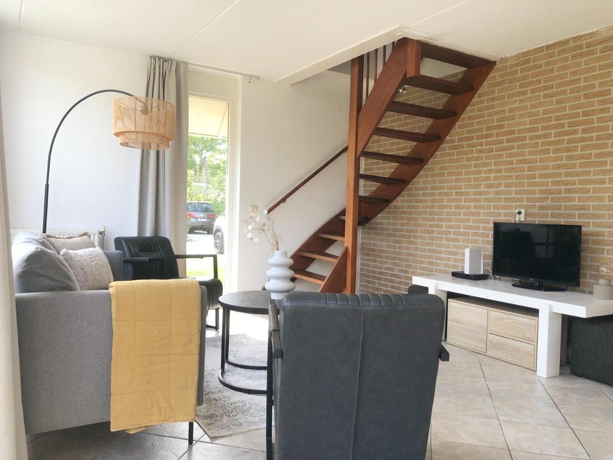 Bungalow 6 Op Recreatiepark De Wielen Sint Maarten Kültér fotó